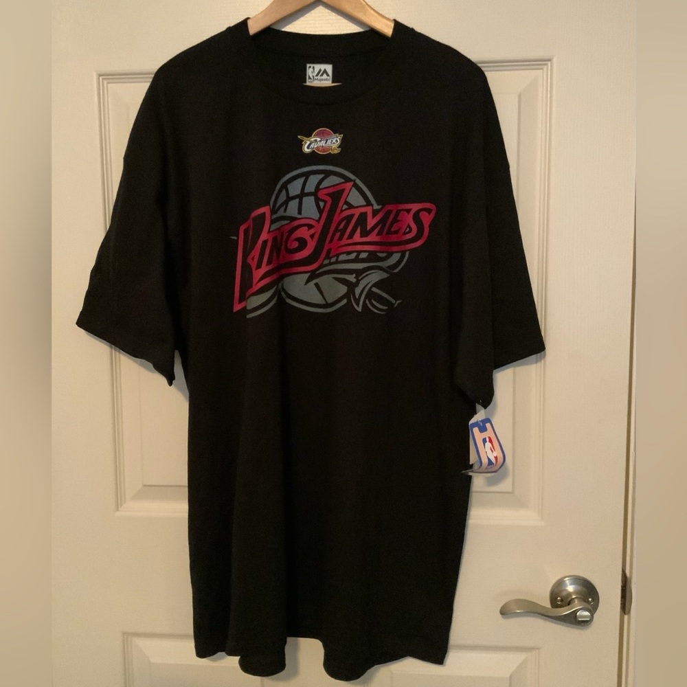 NWT King James Cleveland Cavaliers Majestic Lebron Basketball T-shirt Size 2XL